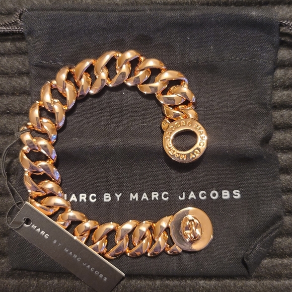 Marc by Marc Jacobs Katie Turn Lock Rose Gold Bracelet - Picture 3 of 7